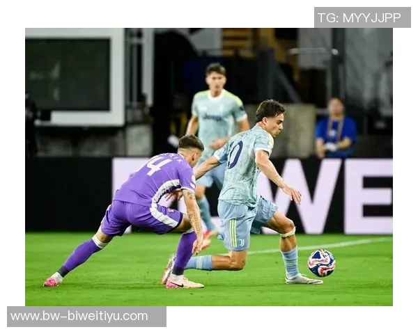 孔塞桑伊尔迪兹华丽过人连连挑战防线前者射门被挡精彩瞬间引发全场欢呼